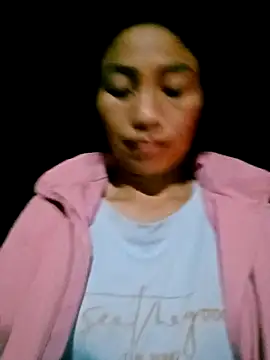 lucybaby00 online show from May 9, 2026, 1:38 pm