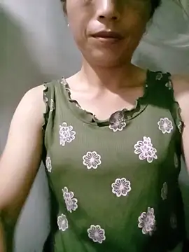 lucybaby00 online show from June 28, 2026, 11:00 pm