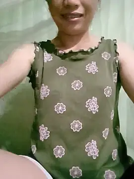 lucybaby00 online show from July 4, 2026, 10:27 pm