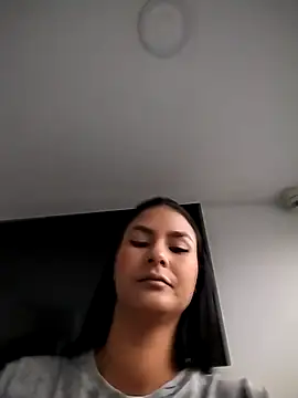 gabysanta  online show from October 27, 2025, 1:59 pm