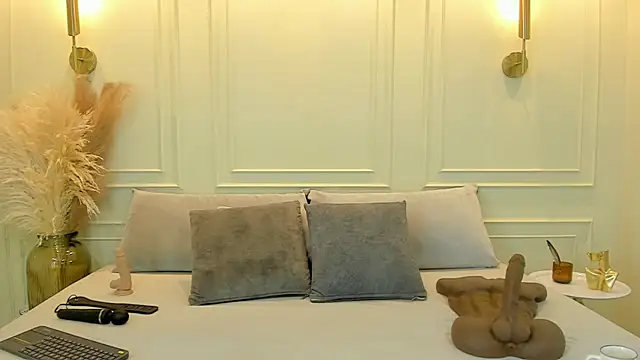 gabysanta  online show from November 10, 2025, 1:32 pm