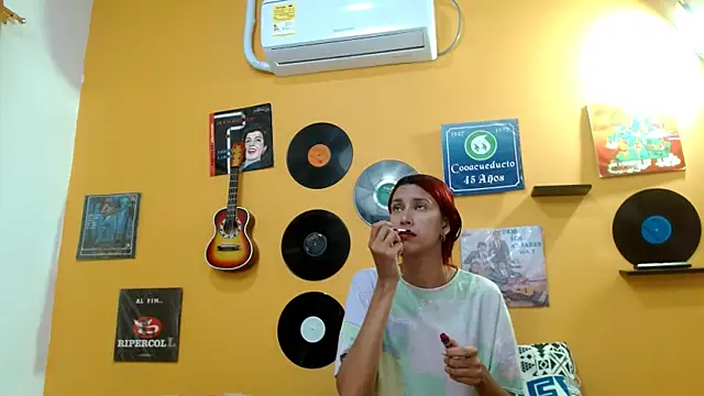 skinnyverus18 online show from November 6, 2025, 7:15 pm