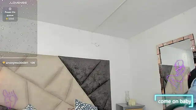 SaraWagner  online show from November 14, 2025, 1:04 am