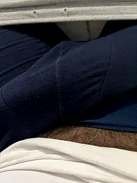 Kuaker077 online show from October 5, 2025, 8:51 pm