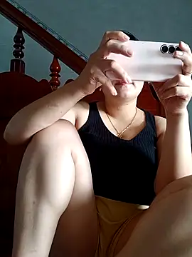  Babyrose  online show from October 11, 2025, 6:34 am