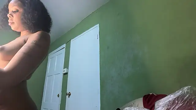 Liaprettygirl online show from May 21, 2026, 5:58 am