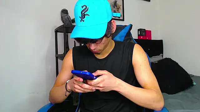 Snapshot of Gael_Jones chatting on November 27, 2025, 2:24 am Gael Jones online show from November 27, 2025, 2:24 am