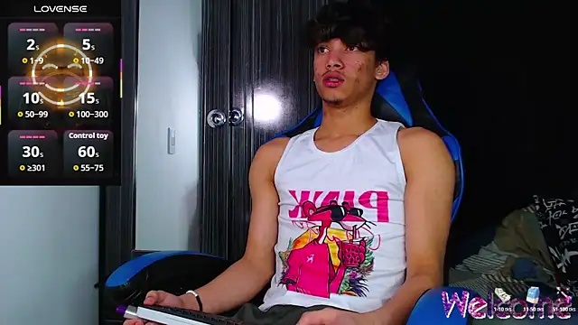 Snapshot of Gael_Jones chatting on December 16, 2025, 6:40 am Gael Jones online show from December 16, 2025, 6:40 am