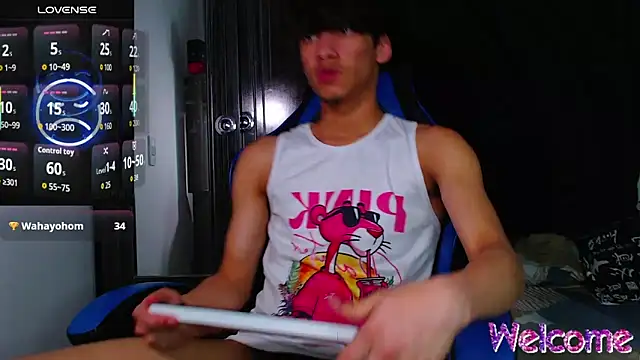 Snapshot of Gael_Jones chatting on December 18, 2025, 5:13 am Gael Jones online show from December 18, 2025, 5:13 am