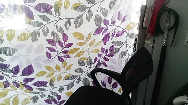 Mommybubbles2 online show from November 27, 2025, 6:43 pm