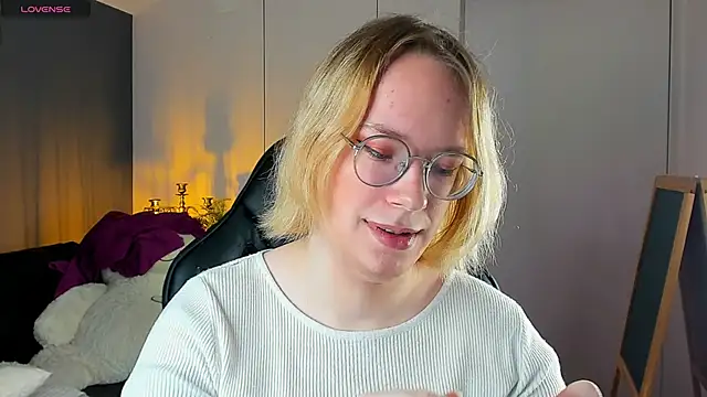 Amanda Butlerr online show from November 2, 2025, 2:30 pm