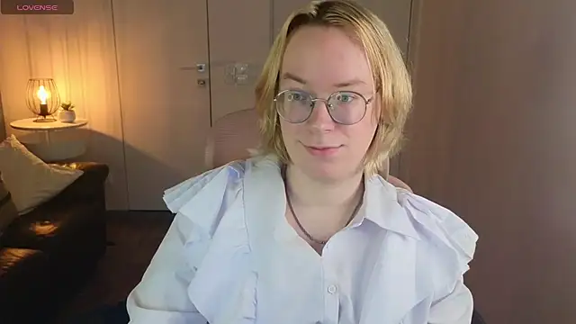 Amanda Butlerr online show from July 4, 2026, 1:50 pm