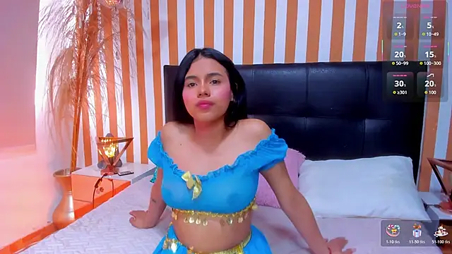 LunaToledo online show from November 10, 2025, 12:48 pm