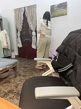 Snapshot of bunny_b4nny chatting on February 11, 2026, 2:33 pm bunny b4nny online show from February 11, 2026, 2:33 pm