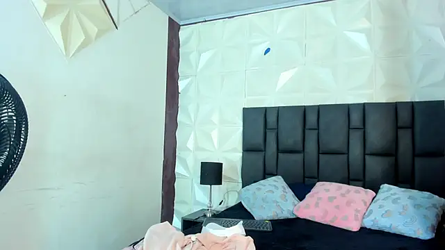 BustyGlow online show from September 13, 2025, 10:48 am