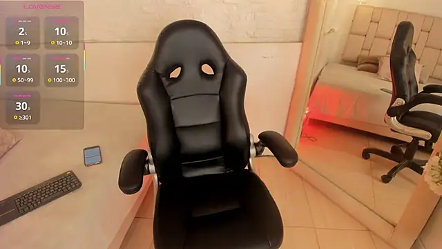 SophieCollins 1 online show from September 9, 2025, 11:32 am