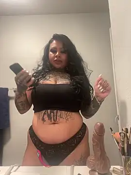 chicanachic13 online show from April 4, 2026, 2:54 am