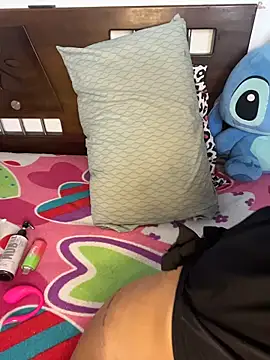 Snapshot of mily_09 chatting on February 27, 2026, 3:34 pm mily 09 online show from February 27, 2026, 3:34 pm