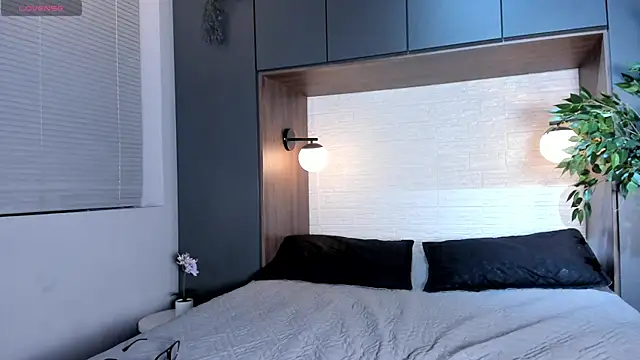 AustinJones  online show from December 19, 2025, 7:43 pm