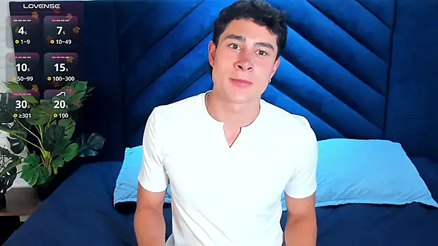 AustinJones  online show from February 25, 2026, 7:45 pm