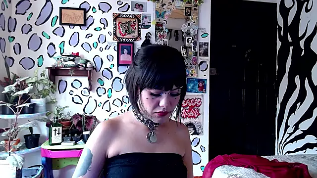 Snapshot of MistressMariam_ chatting on September 26, 2025, 4:00 pm MistressMariam  online show from September 26, 2025, 4:00 pm