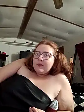 XEmoxkittyx online show from February 15, 2026, 5:26 am