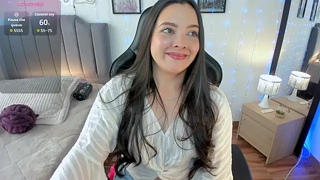 Snapshot of amaia_monet chatting on January 18, 2026, 5:39 pm amaia monet online show from January 18, 2026, 5:39 pm