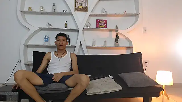 BEAUTY BOYS1 online show from December 3, 2025, 7:05 am