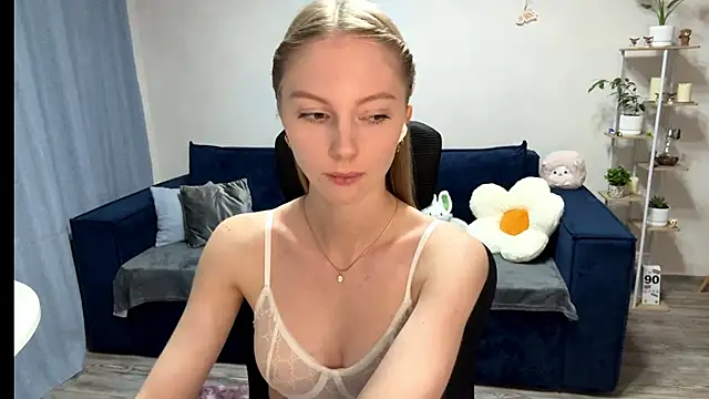 BrightAnnie online show from October 1, 2025, 5:08 pm