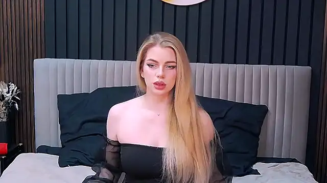 Snapshot of MilanaCeleste chatting on November 22, 2025, 7:02 pm MilanaCeleste online show from November 22, 2025, 7:02 pm