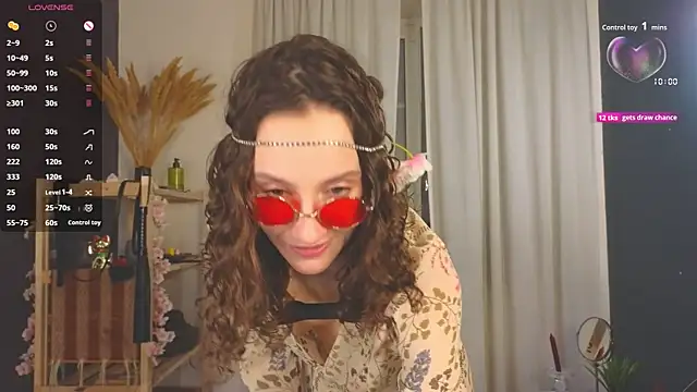 laracroftmansion online show from December 1, 2025, 6:35 pm