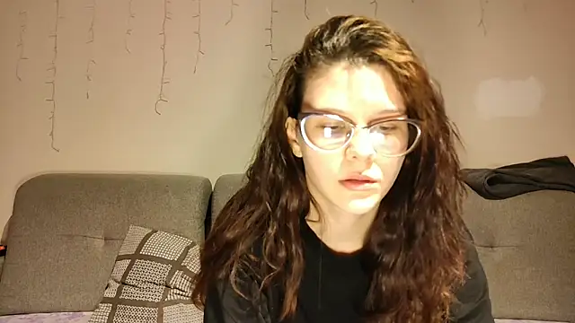 LaVostraDorothy online show from May 8, 2026, 7:41 pm
