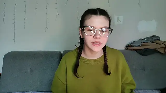 LaVostraDorothy online show from May 9, 2026, 1:27 pm