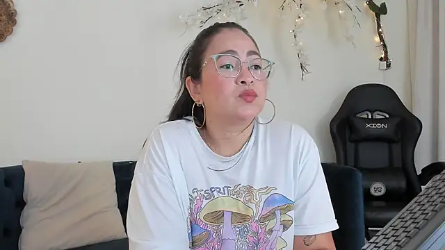 alissonbronw     online show from January 5, 2026, 7:17 pm