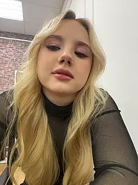 Sky Cutie online show from December 20, 2025, 4:41 am