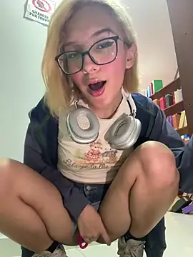 SweetBunnyGF online show from May 29, 2026, 1:25 am