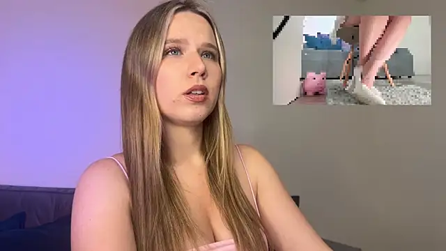 Snapshot of GoddessRoss chatting on October 13, 2025, 5:57 pm GoddessRoss online show from October 13, 2025, 5:57 pm