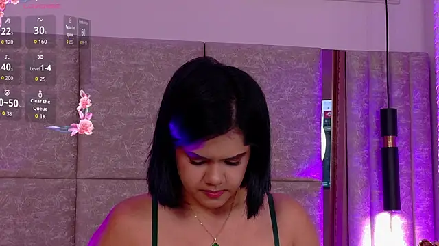 Martina-Roberts- online show from October 15, 2025, 4:56 am