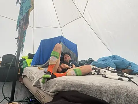 Snapshot of SidingNowness chatting on November 30, 2025, 8:46 pm SidingNowness online show from November 30, 2025, 8:46 pm