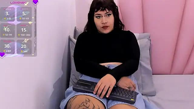 mia yeager online show from September 11, 2025, 3:39 am