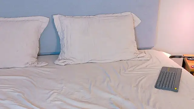 CathMellow online show from November 9, 2025, 7:39 am