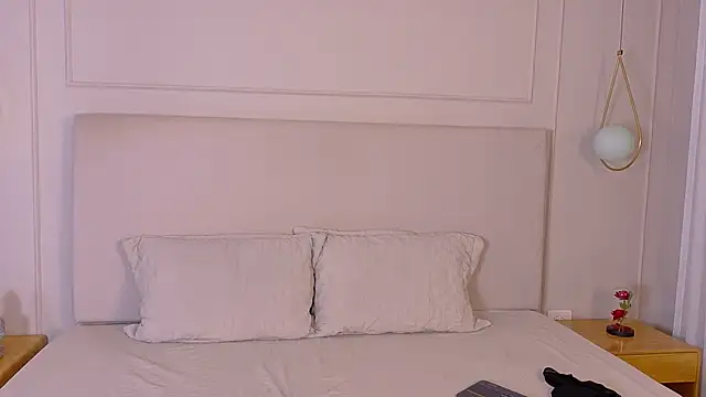 CathMellow online show from November 11, 2025, 7:25 pm