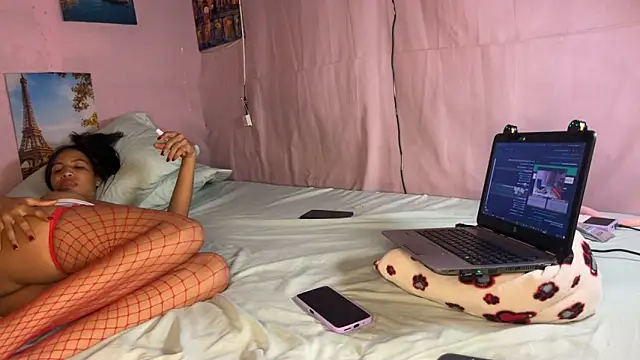 Snapshot of SpicyLolaX_NightDrip chatting on October 24, 2025, 4:53 am SpicyLolaX NightDrip online show from October 24, 2025, 4:53 am