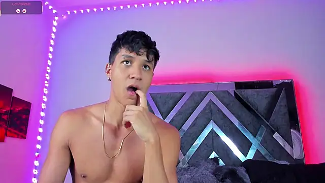 Robertmiller21 online show from September 19, 2025, 4:36 am