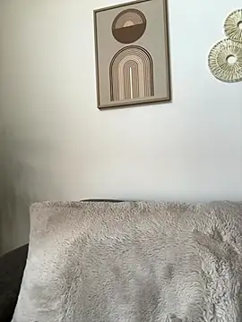 stelli 99 online show from December 2, 2025, 9:36 am