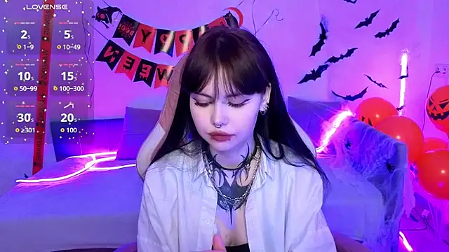 Morana Batt online show from November 4, 2025, 2:21 am