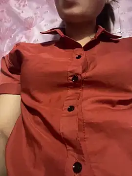 Ngoc-bbi online show from June 18, 2026, 1:48 pm