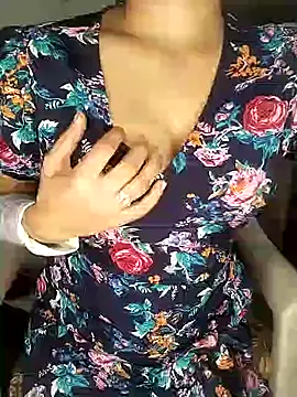 Snapshot of Savita2310 chatting on November 19, 2025, 6:52 pm Savita2310 online show from November 19, 2025, 6:52 pm