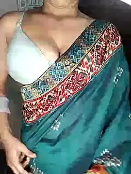 Snapshot of Savita2310 chatting on November 21, 2025, 6:06 pm Savita2310 online show from November 21, 2025, 6:06 pm