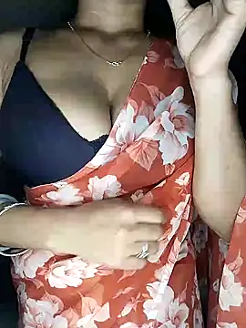 Snapshot of Savita2310 chatting on November 24, 2025, 12:21 am Savita2310 online show from November 24, 2025, 12:21 am